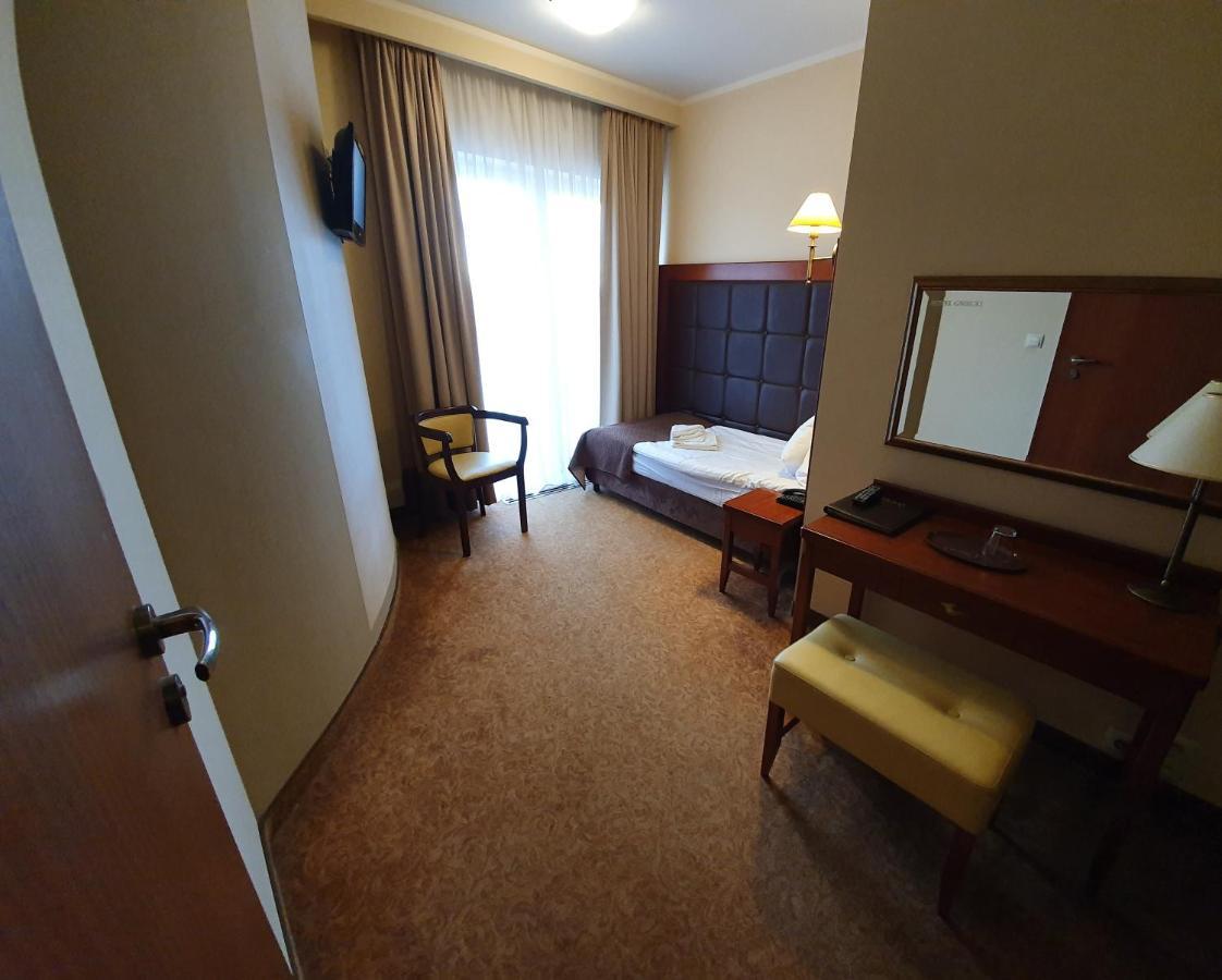 Przejazdowo Hotel Gniecki Gdansk מראה חיצוני תמונה
